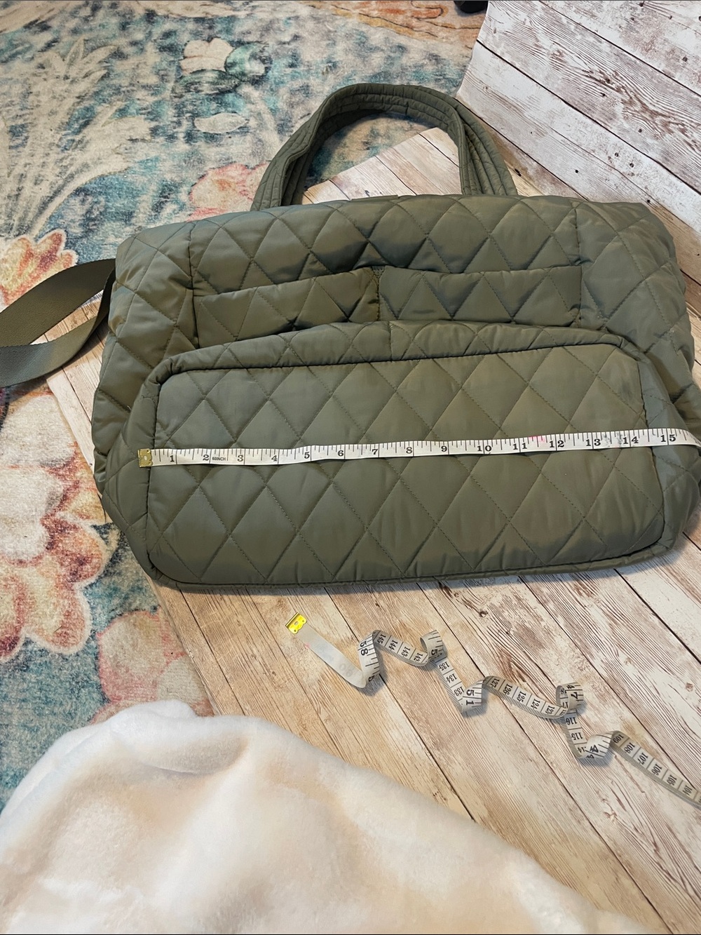 Vera Bradley Olive Green Women's Travel Tote with Detachable Shoulder Strap - Picture 9 of 9